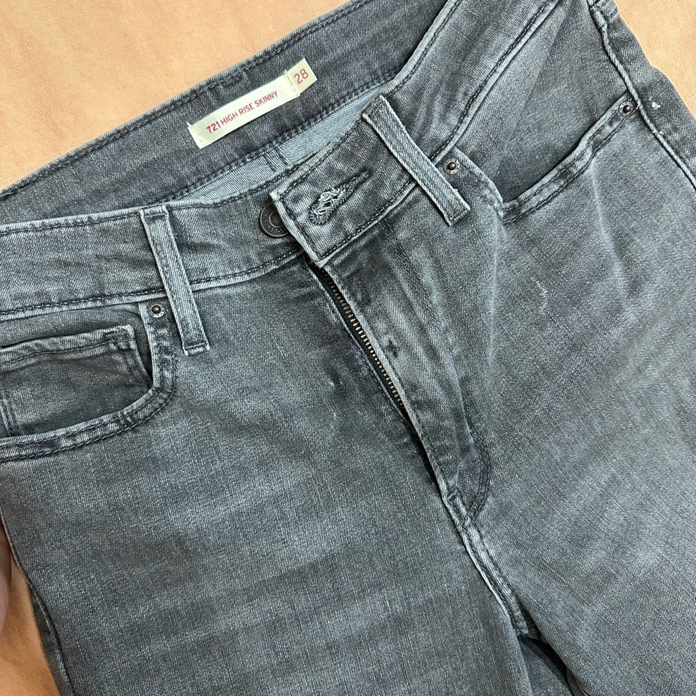 Women’s Levi’s 721 Gray Skinny Jeans